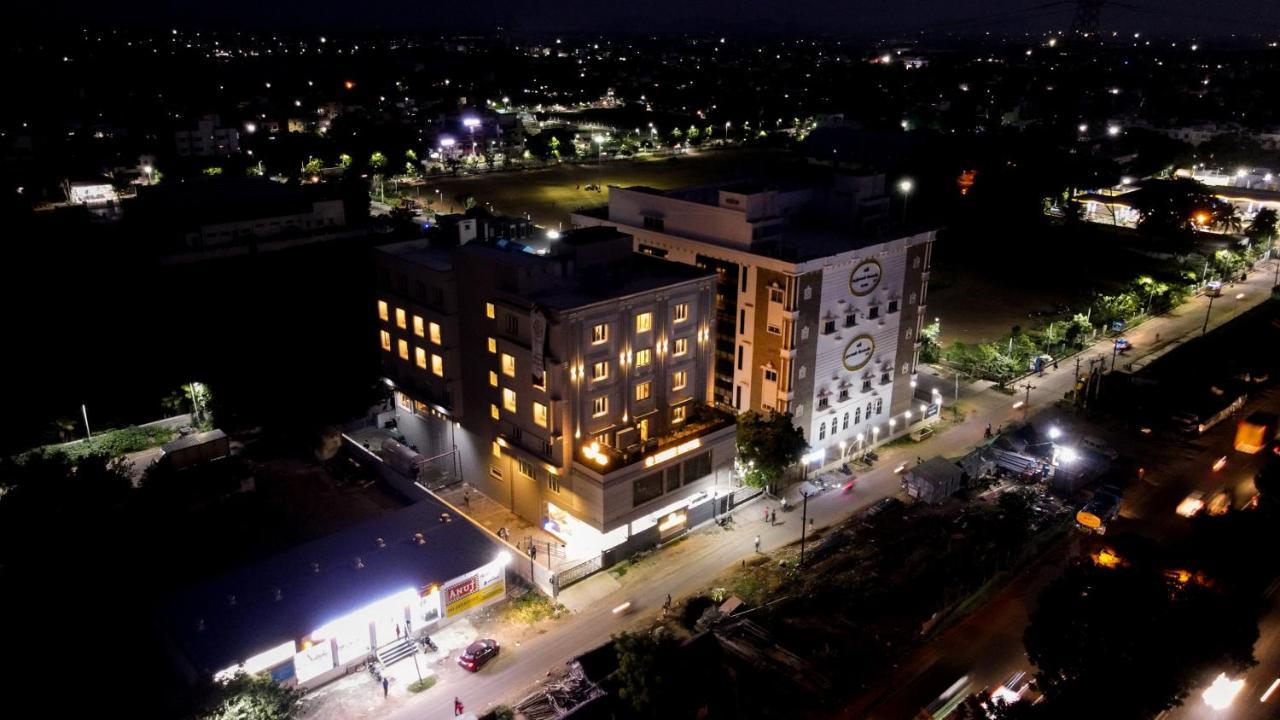 V Five Hotel Singapperumalkovil Dış mekan fotoğraf